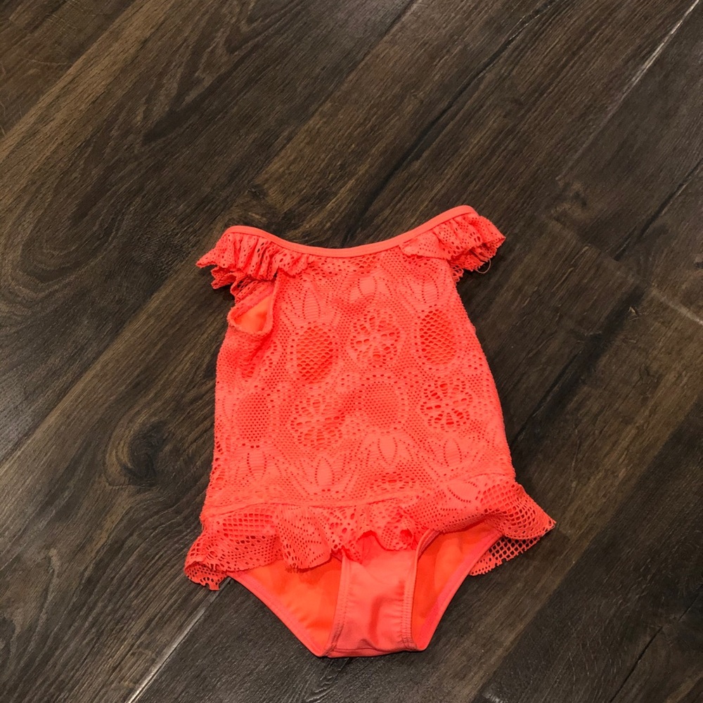Swim suit one piece